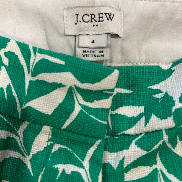 J. Crew Pants - J. Crew Shorts, Green And White Preppy, Classic Size 4 Floral